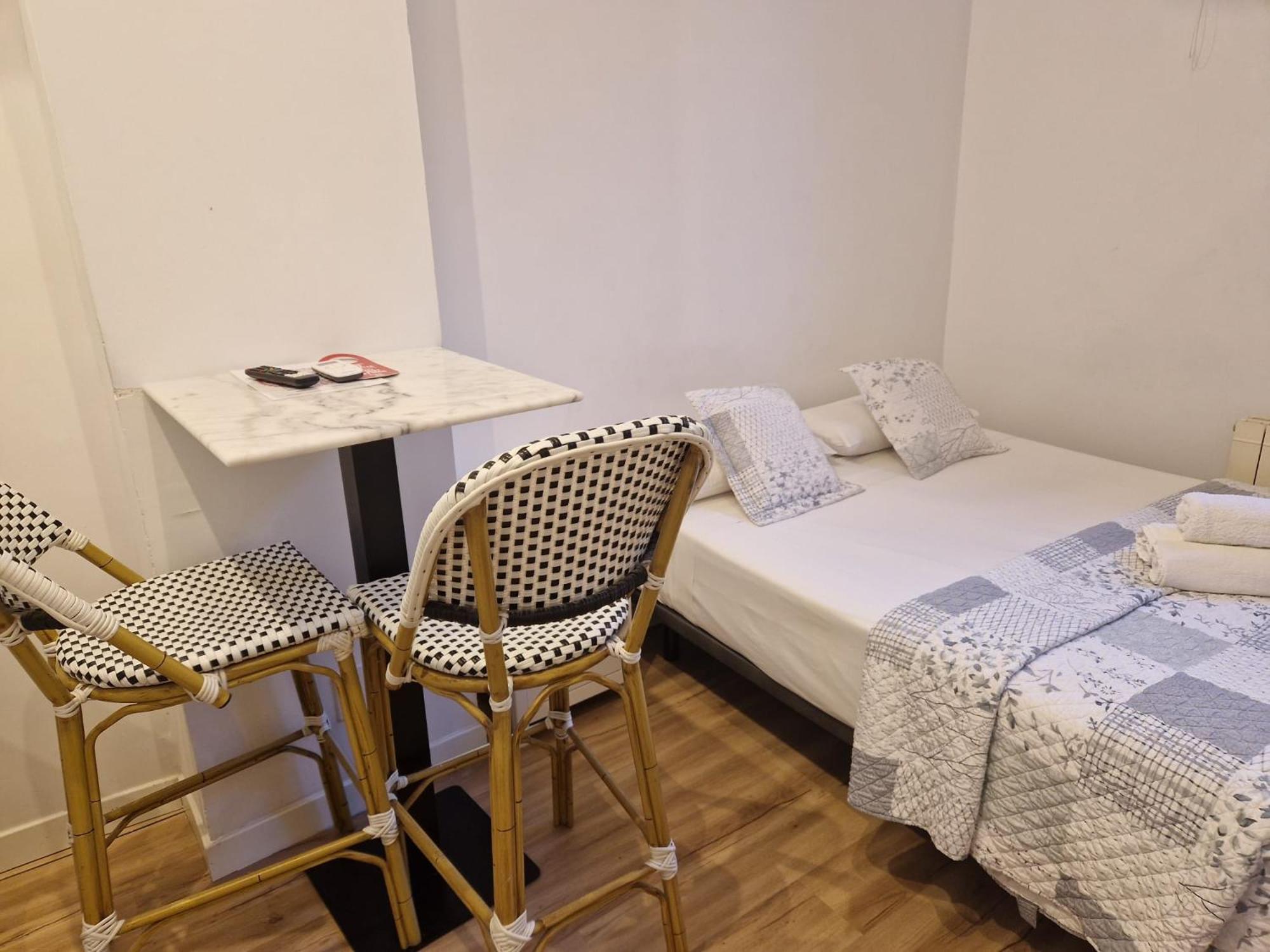 Hostal Andrea Sol Madri Exterior foto